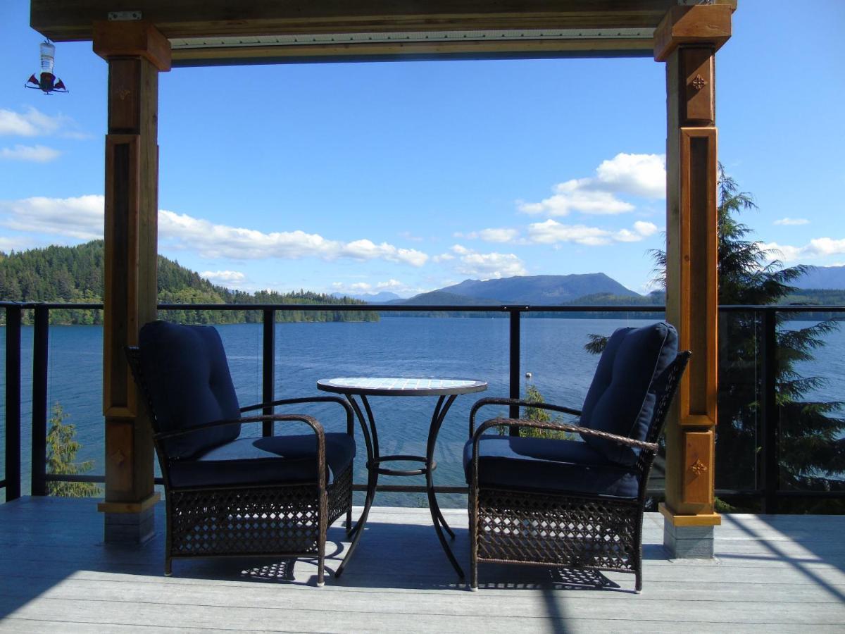 The Oceanfront Inn On Stephens Bay Coal Harbour Exterior foto